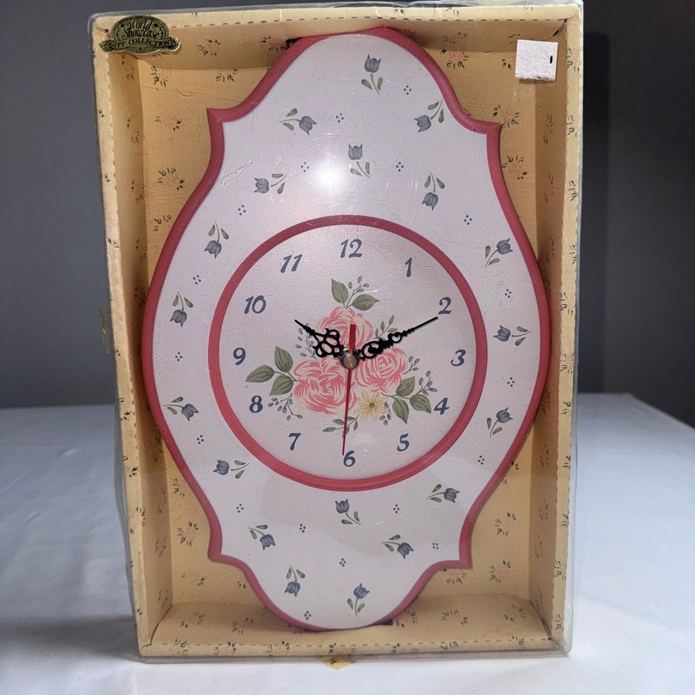 Vintage World Showcase Wall Clock Pink White Rose Scalloped Quartz Cottagecore